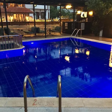 Derin Luxury מלון