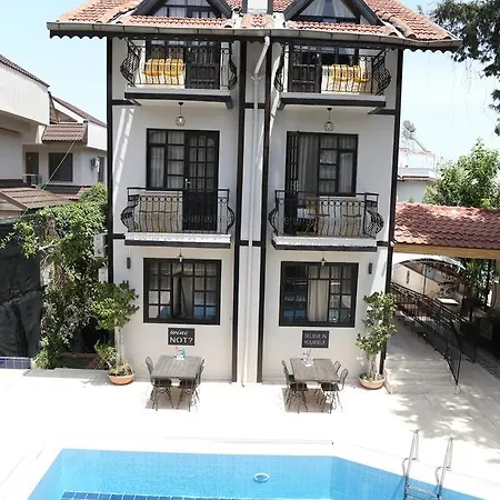 Derin Luxury Hotel 2*