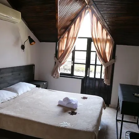 Derin Luxury Hotel 2*