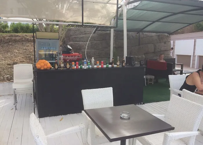 Derin Luxury Hotel 2*