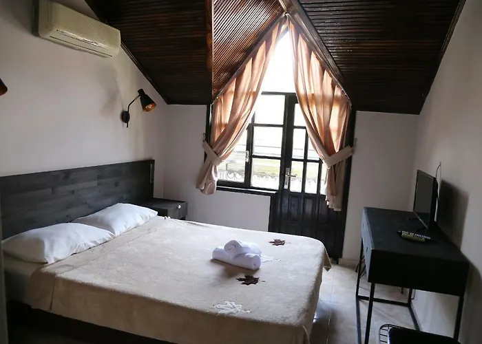 Derin Luxury Hotel 2*