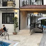 Derin Luxury
