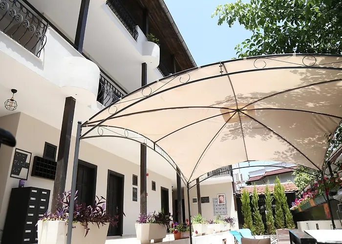 Derin Luxury Hotel 2*