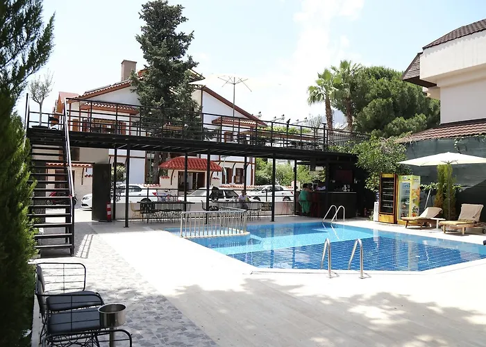 Derin Luxury Hotel 2*