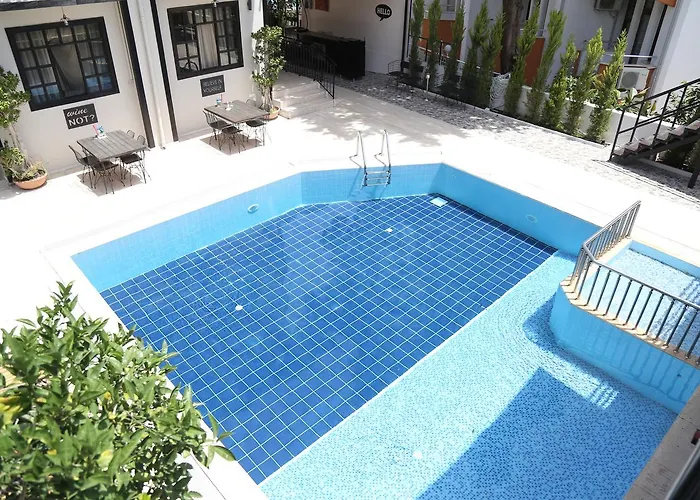 Derin Luxury Hotel 2*