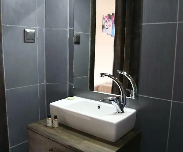 Derin Luxury Hotel 2*