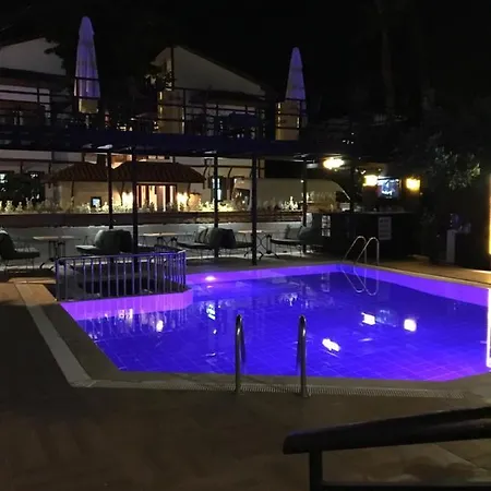 Derin Luxury Hotel 2*